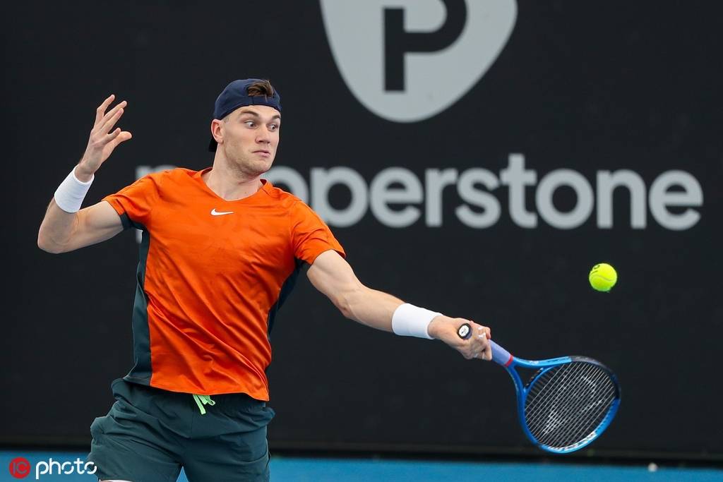 布朗在防守 布朗在防守